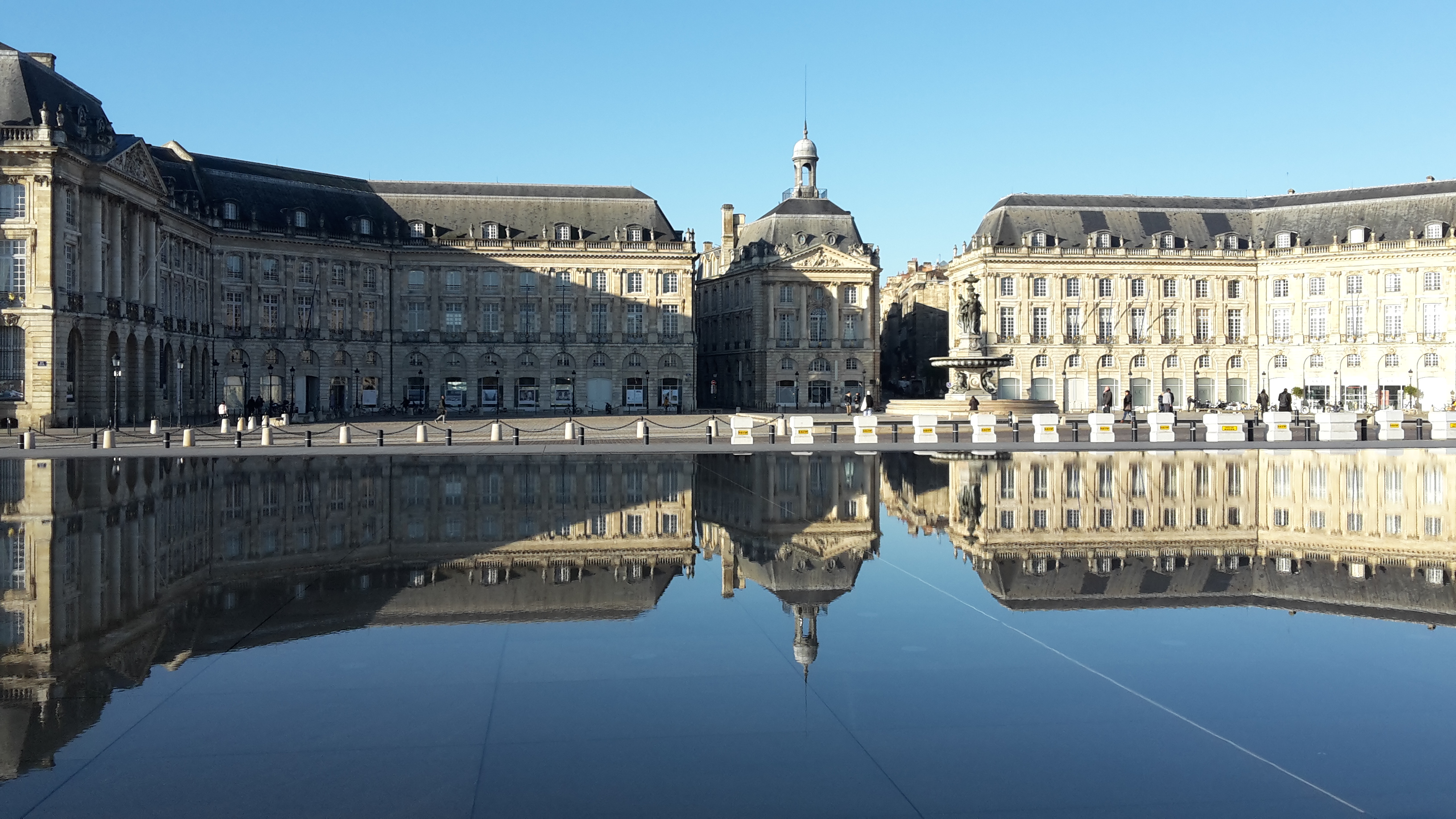 Place de la Bourse, Bordeaux, Isciane Labatut, passionnés d'art
