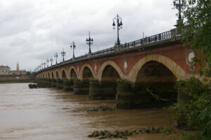 pont-de-pierre-bordeaux-isciane-labatut